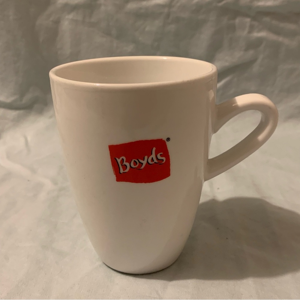 White ceramic coffee mug